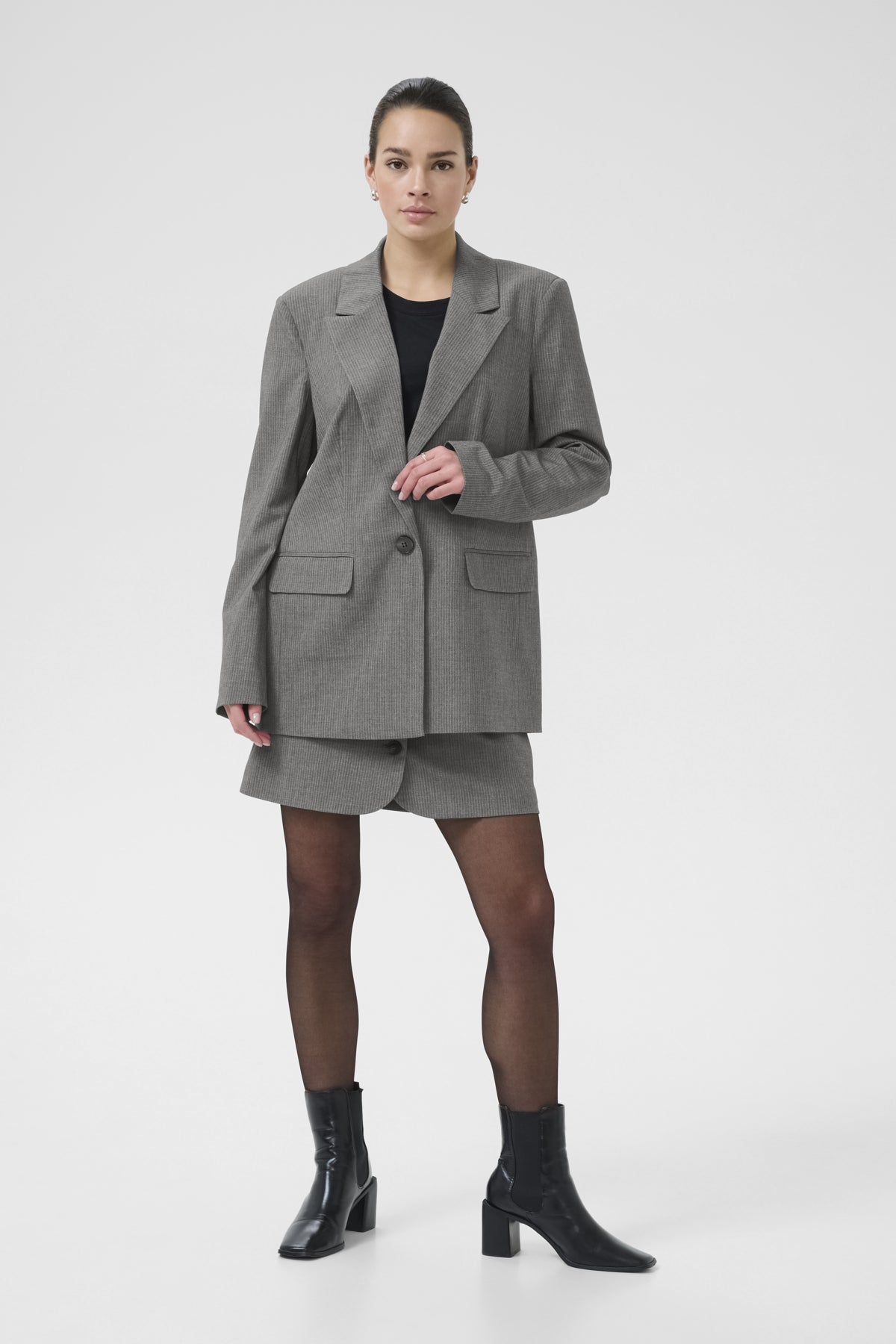 Ellie Blazer