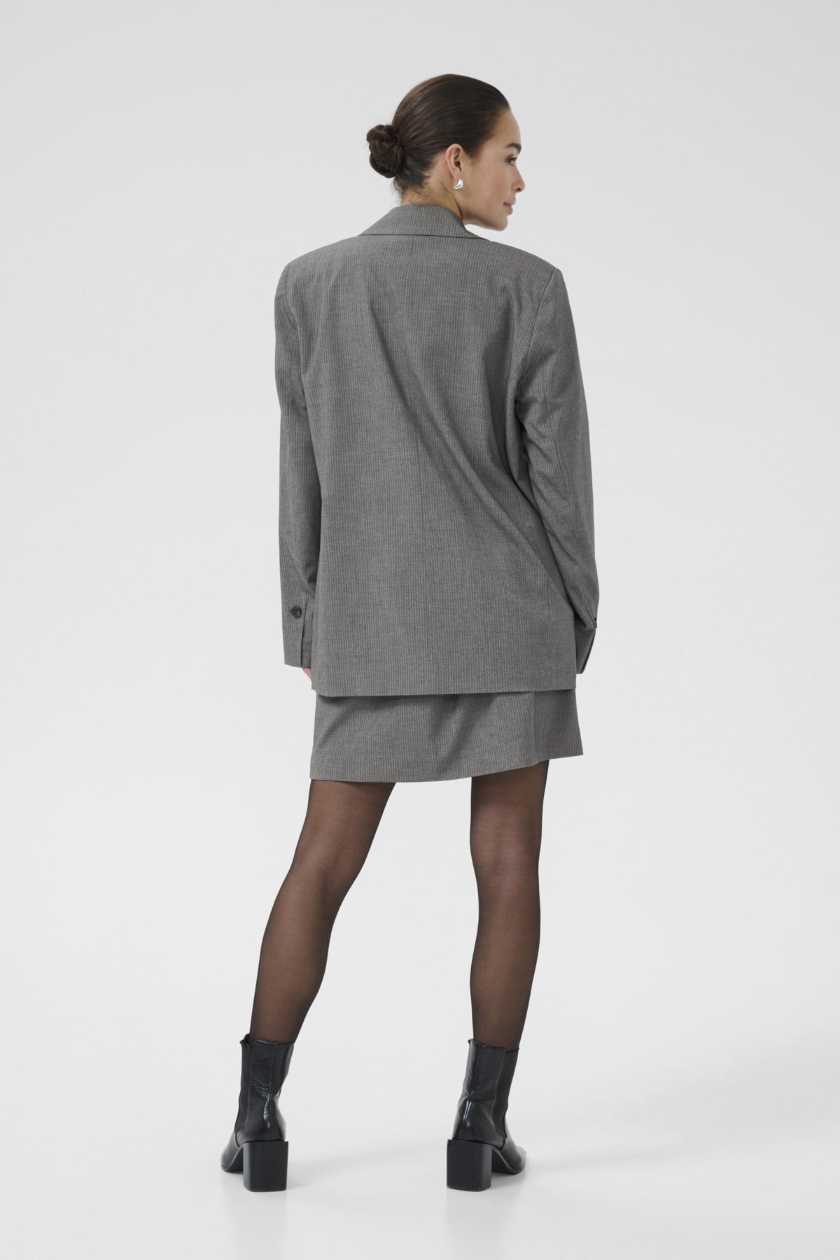 Ellie Blazer