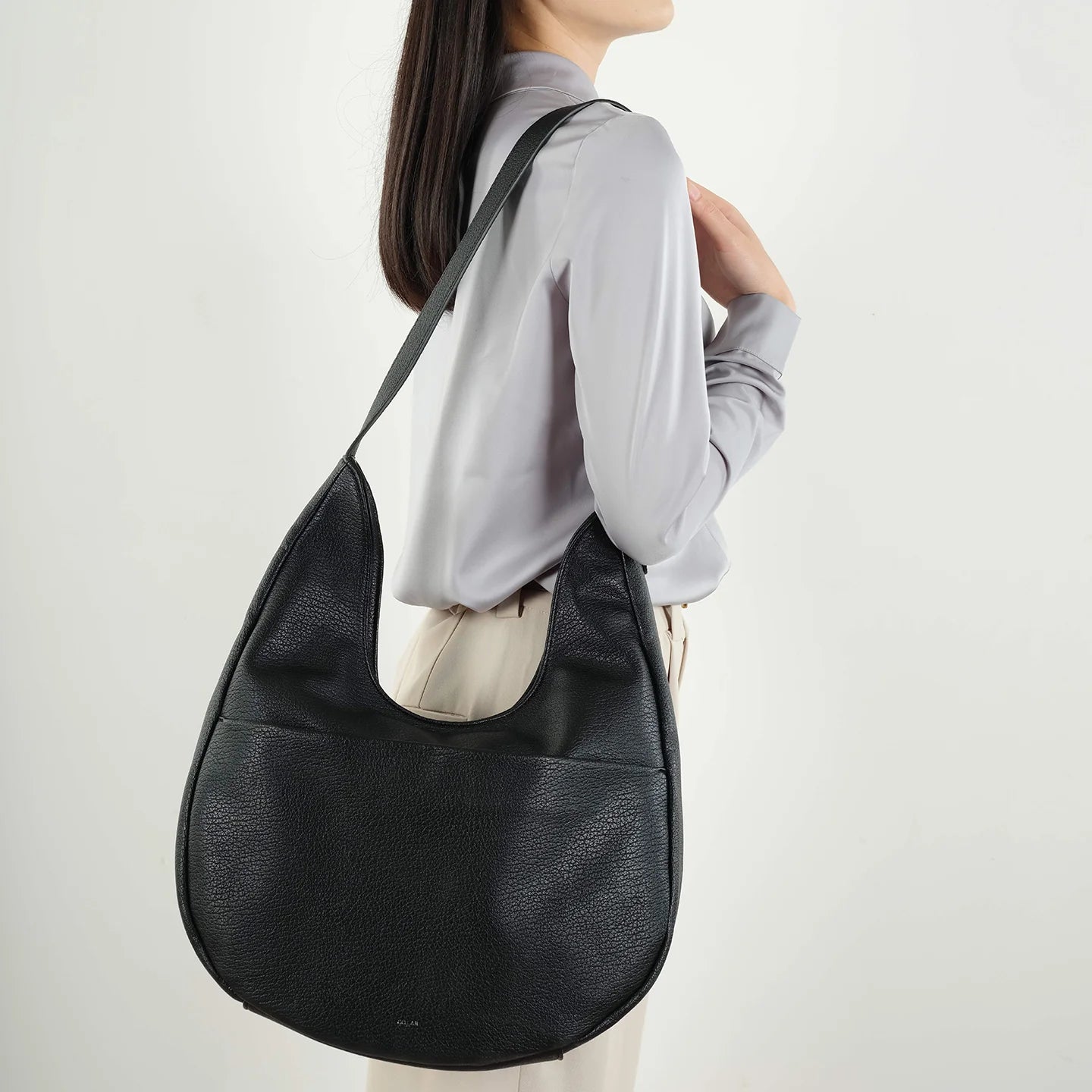 Olivia Hobo Bag