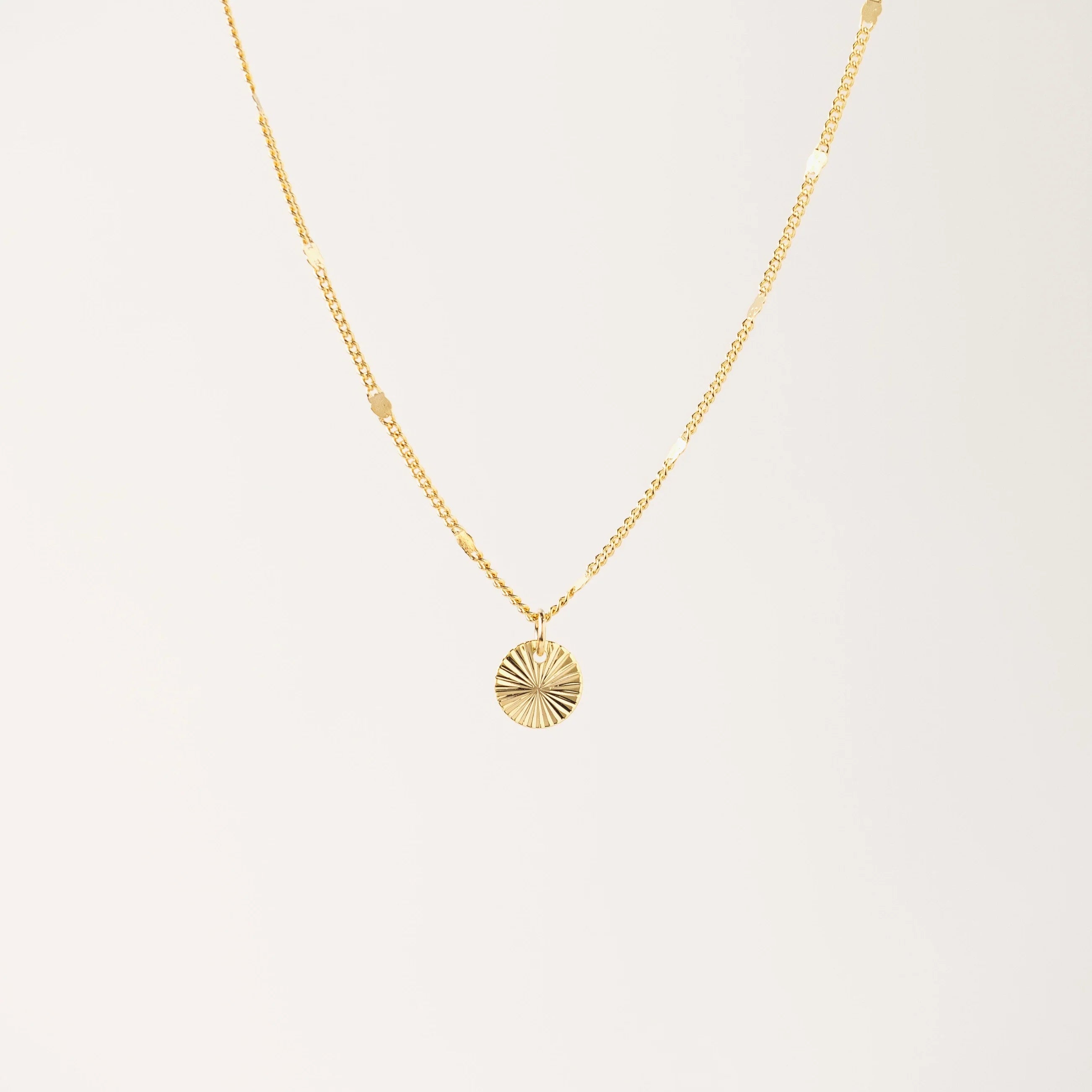 Everly Circle Necklace