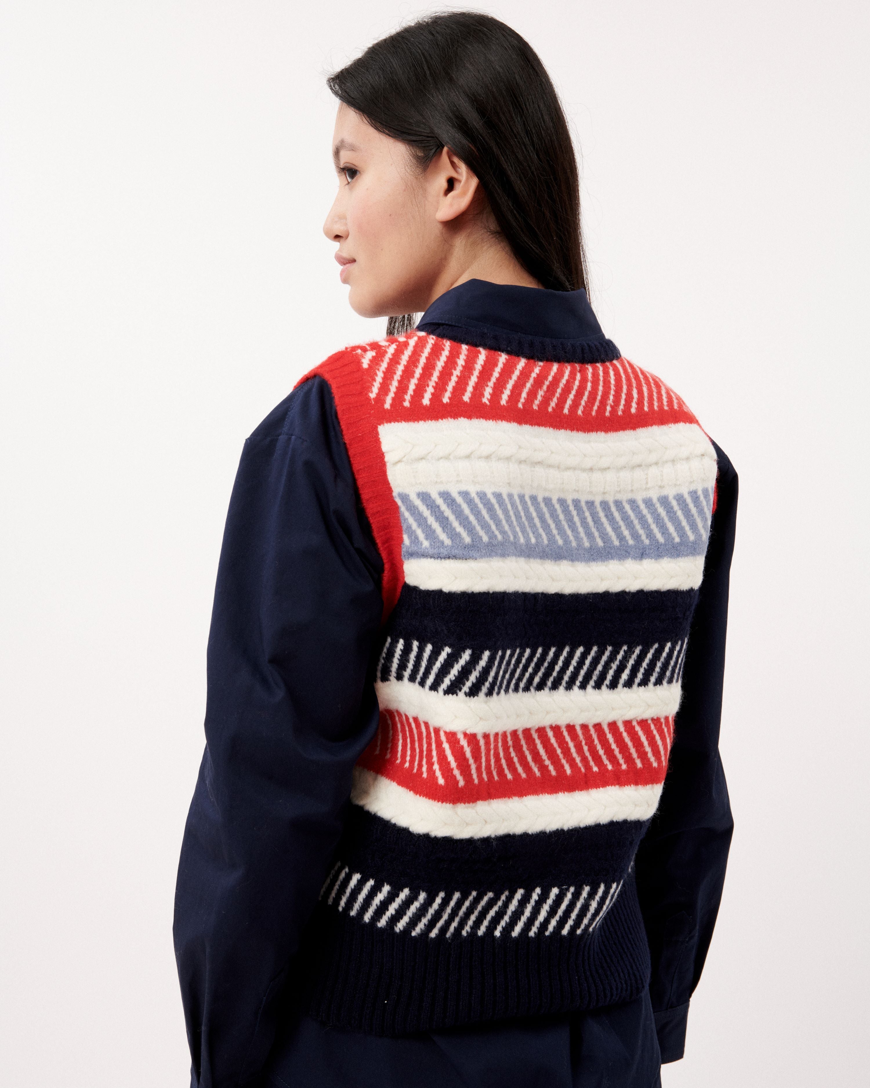 Line Sleeveless Sweater